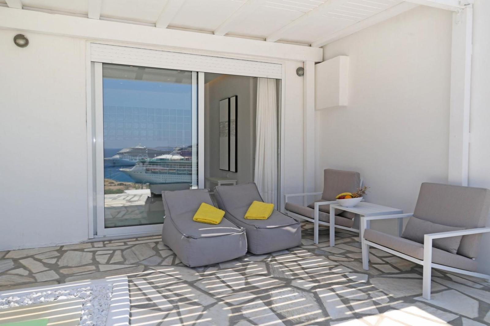 Adikri Villas & Suites Tourlos Buitenkant foto