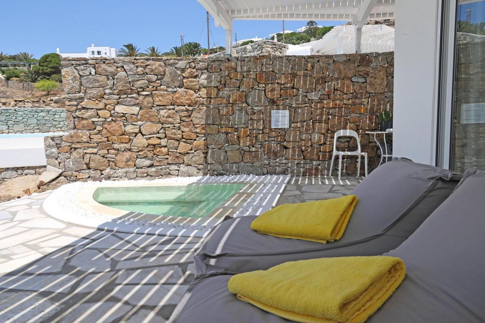 Adikri Villas & Suites Tourlos Buitenkant foto